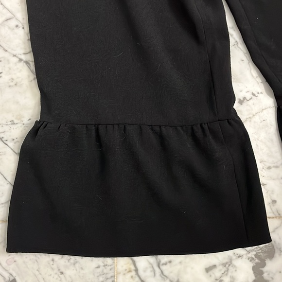 Club Monaco Pants with Ruffle detail - Picture 2 of 4